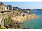 Saint-Malo Stadtmauern CCBYSA2.0 Dennis G.  Jarvis@wikimedia.commons 